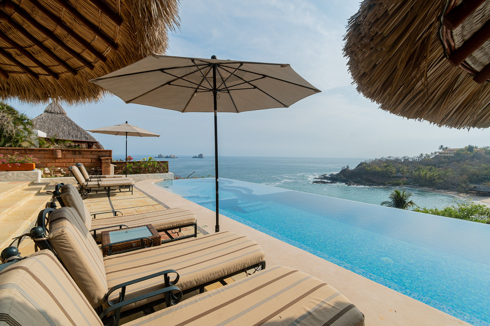 Residencia junto a la alberca en Ixtapa Zihuatanejo